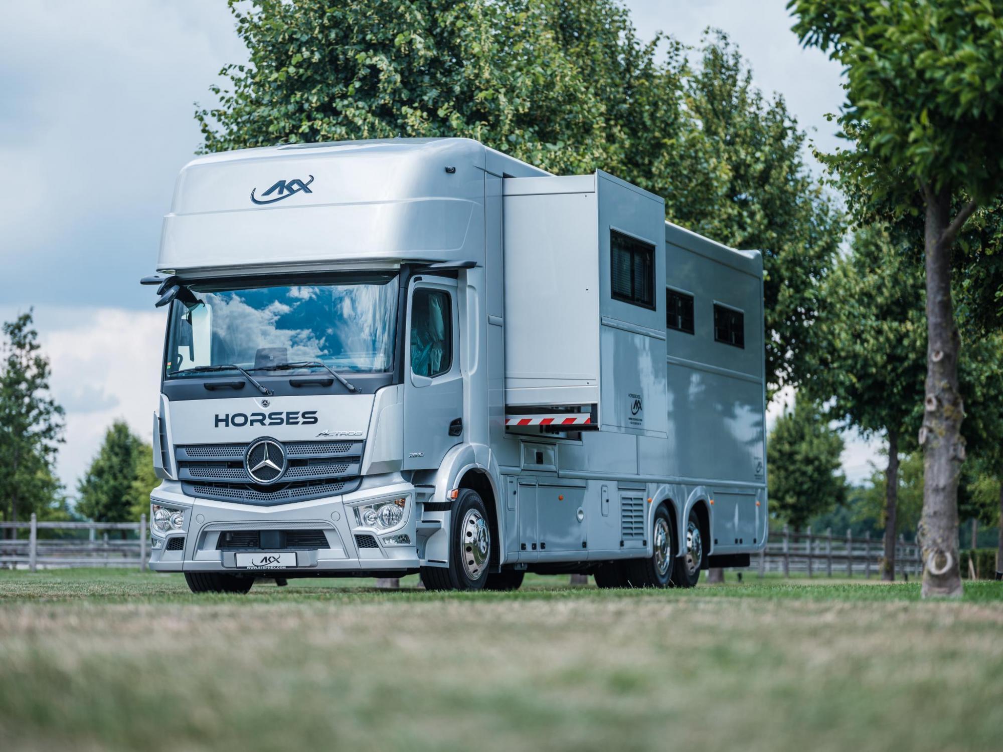 AKX Actros S - Stephex Horsetrucks