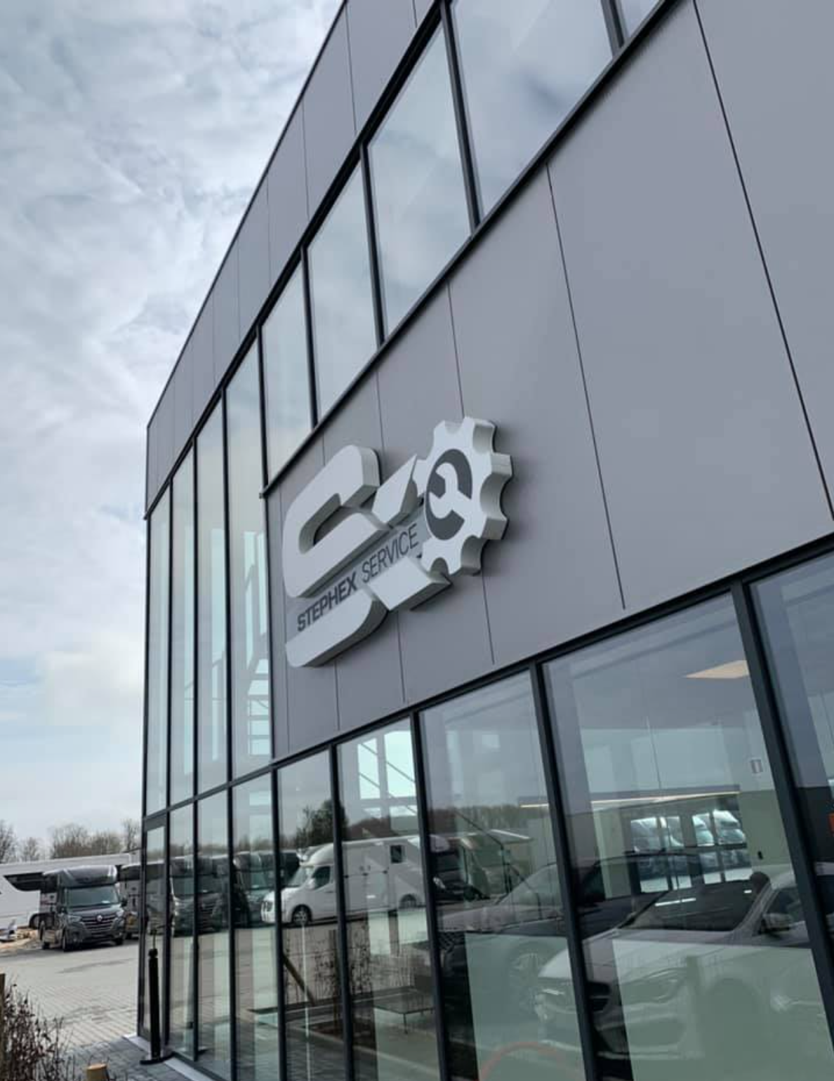 Stephex Logo Maak kennis met: Stephex Service - Stephex Horsetrucks