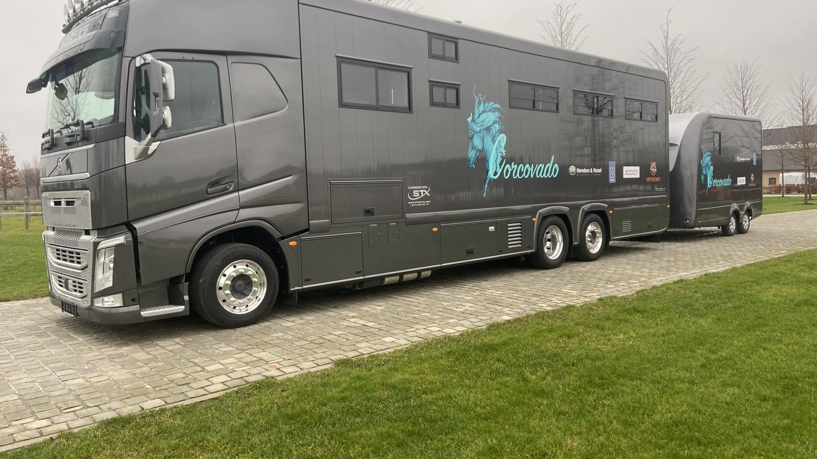 STX Combination VOLVO FH 540 8 horses + STX CLASSIC trailer Stephex