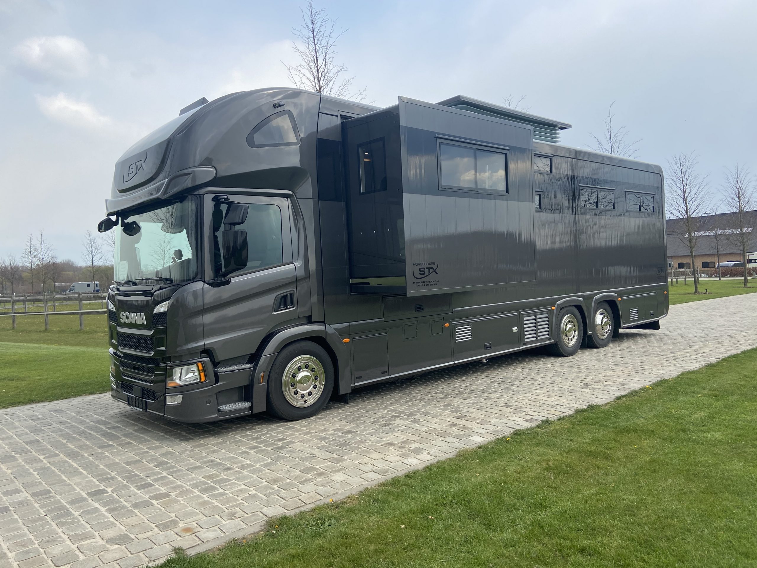 STX HORSEBOX Scania P 410 5 Horses Stephex Horsetrucks