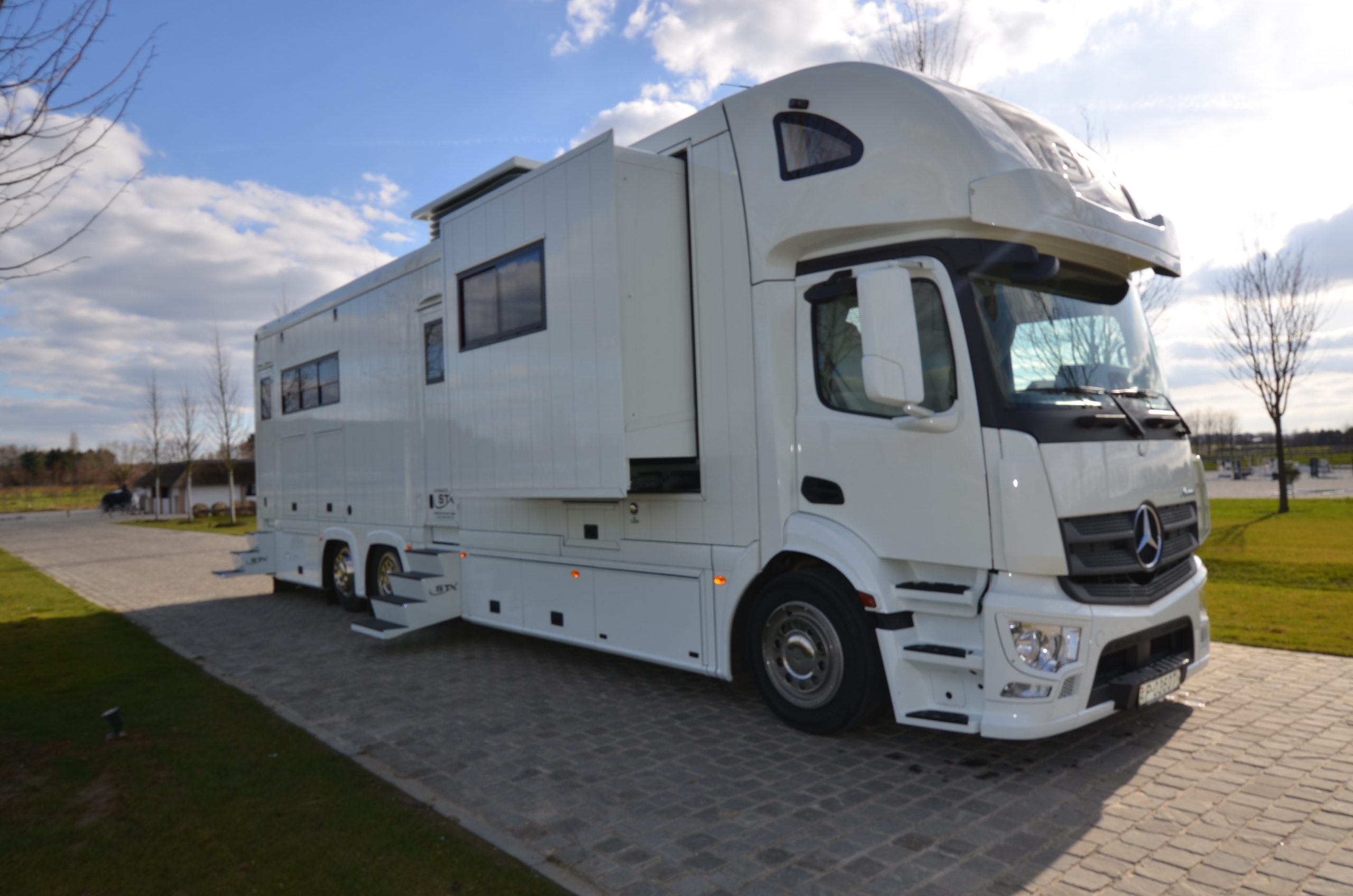 STX HORSEBOX Mercedes Benz Antos 26.40 - Stephex Horsetrucks