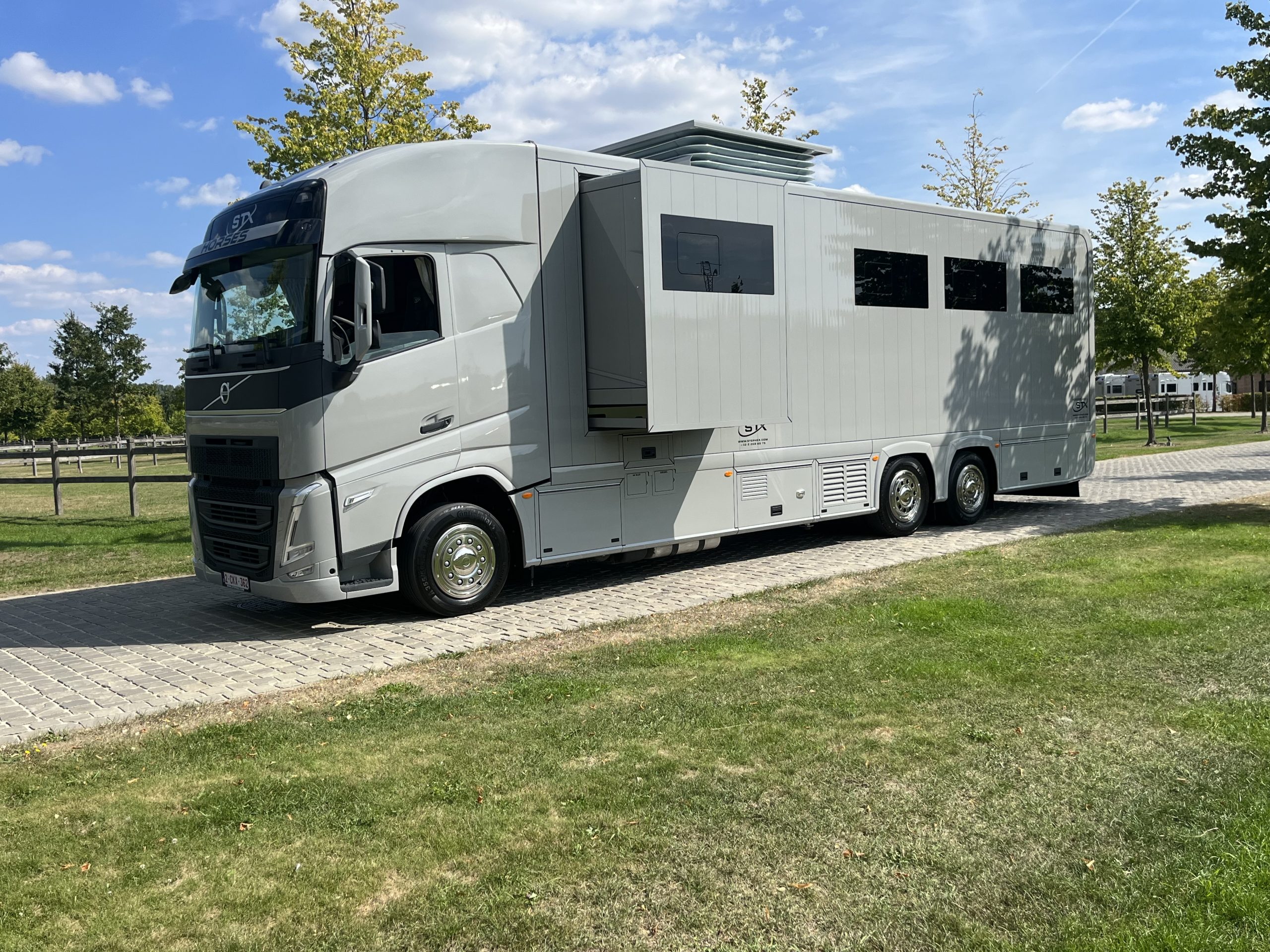 STX HORSEBOX Volvo FH 540 7 Horses Stephex Horsetrucks