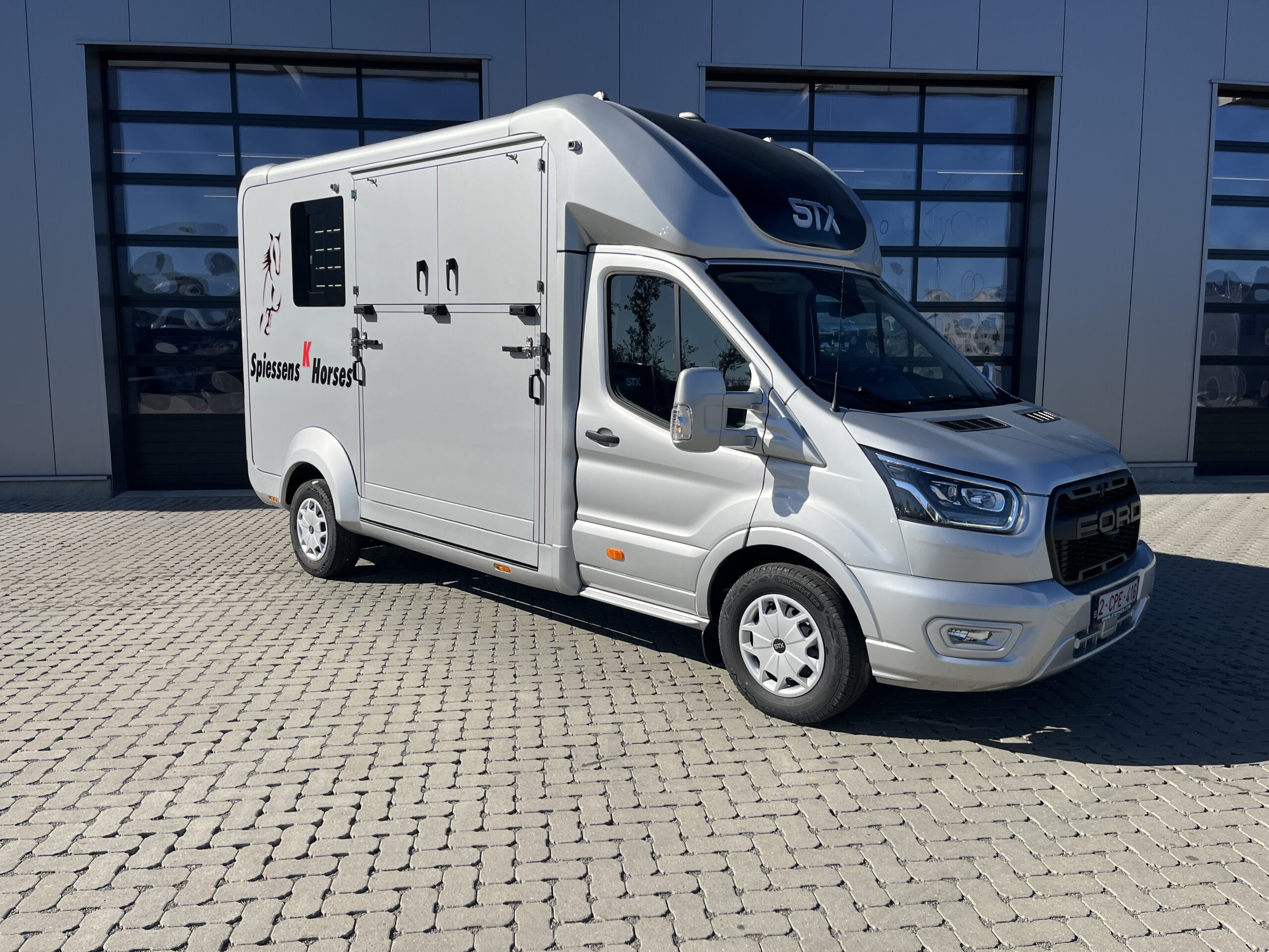 STX 2 HORSES Ford Transit 160 Stephex Horsetrucks