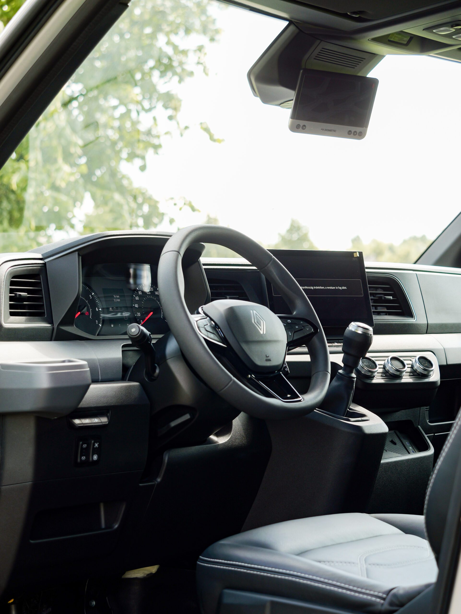 STX 2 Horsetruck - Renault Master - Cabin