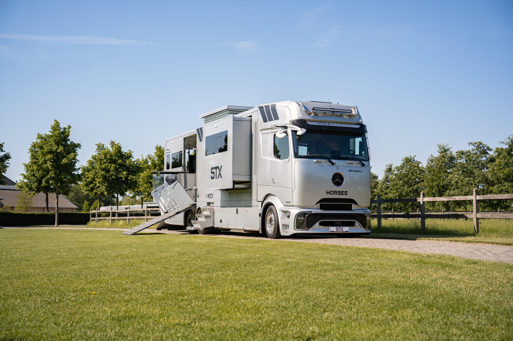 STX Mercedes Actros L