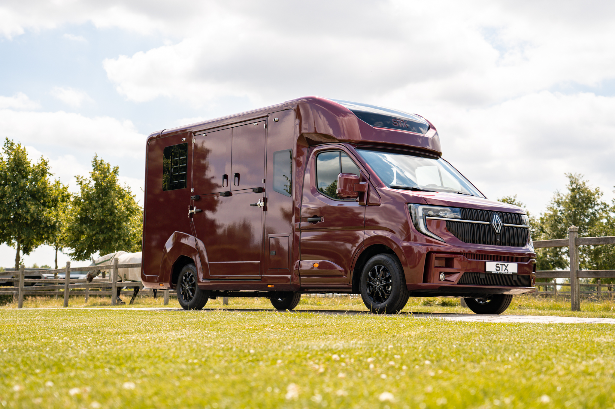 STX Renault Master — Double Cabin