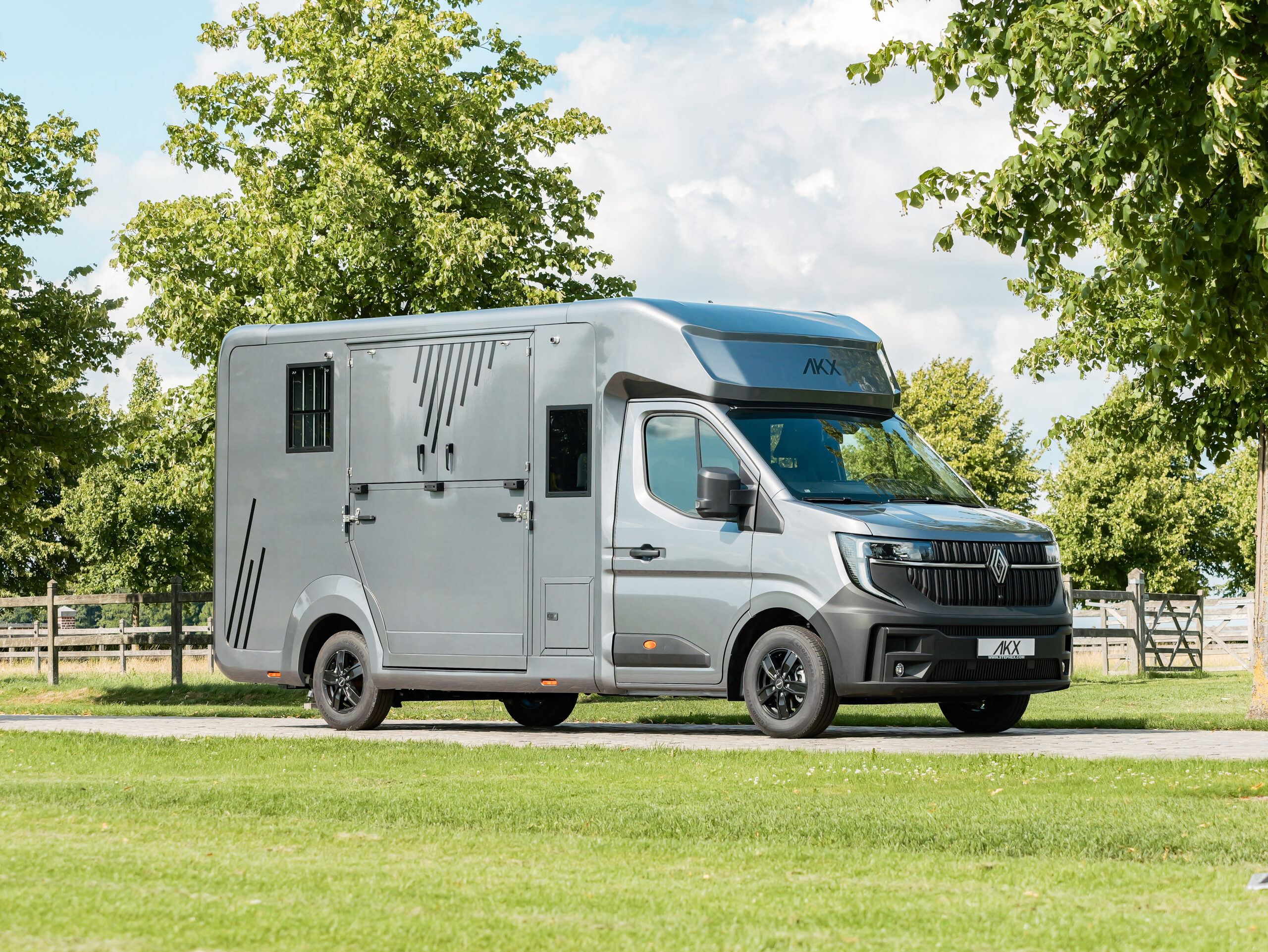 AKX Renault Master — Double Cabin